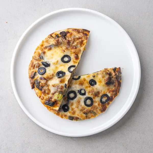 Peri Peri Cottage Cheese Tortilla Pizza